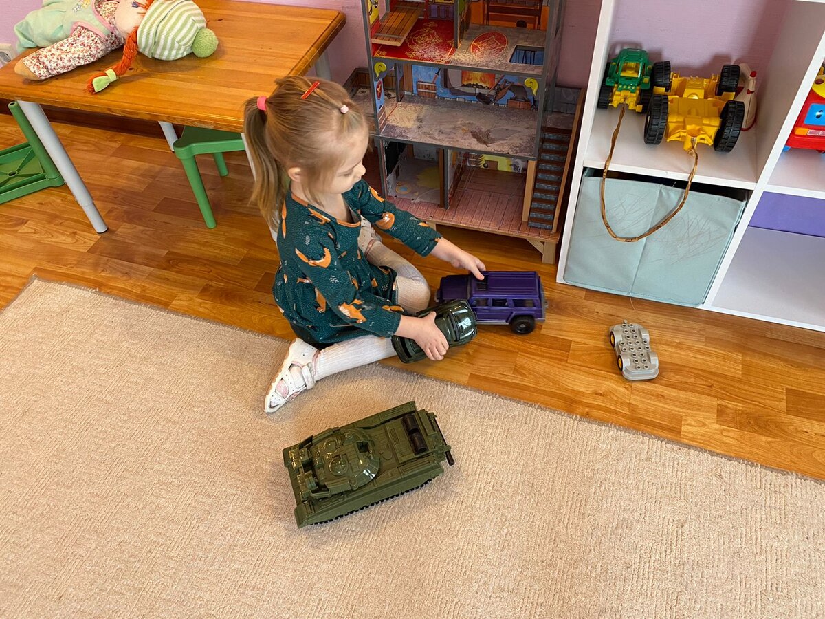 задача автомобиль. решение задач на среднюю скорость. задачи на движение по прямой егэ. треть пути. автомобиль проехал s км со скоростью 65 км/ч сколько времени автомобиль.