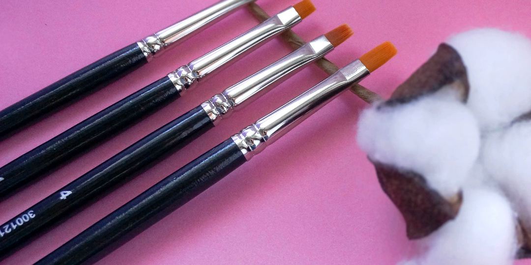 Разбираемся в кистях для губ