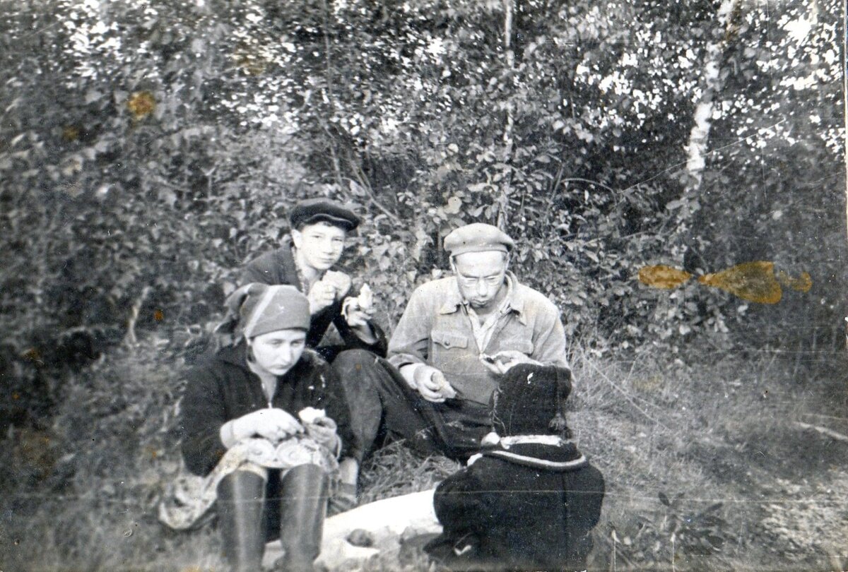 Перекус в лесу. 