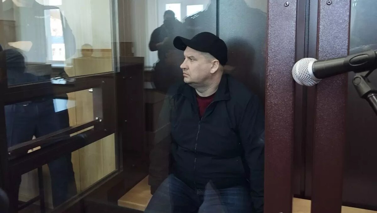     Дмитрия Ассанова задержали 19 марта во время рабочего совещания в ИК-29 на глазах у подчиненных.