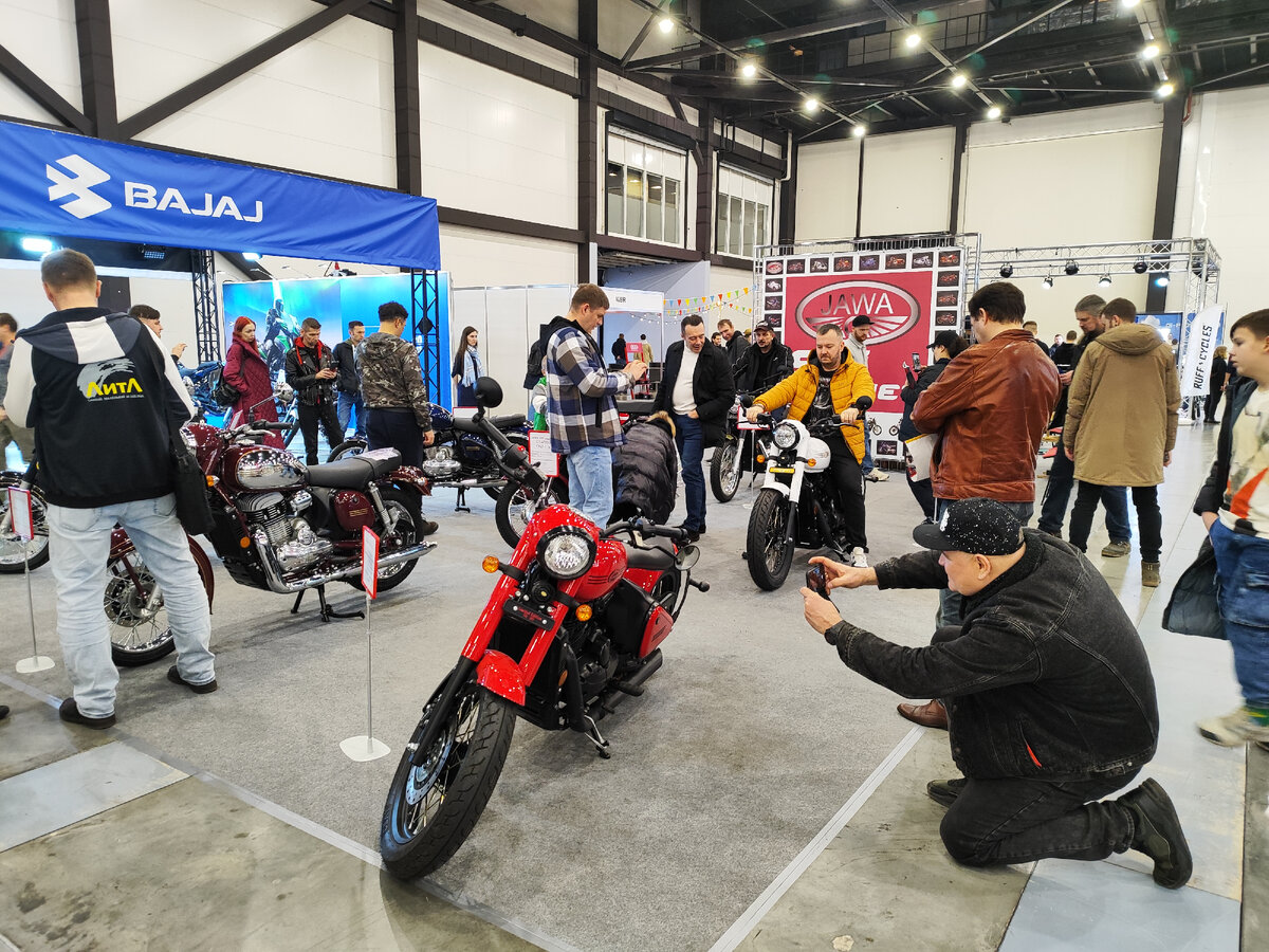 Аншлаг на стенде JAWA