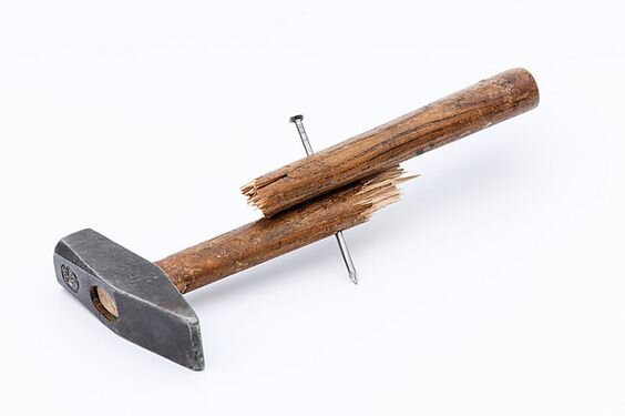 Быстрый способ починки рукоятки молотка - стиль рукоделов! 