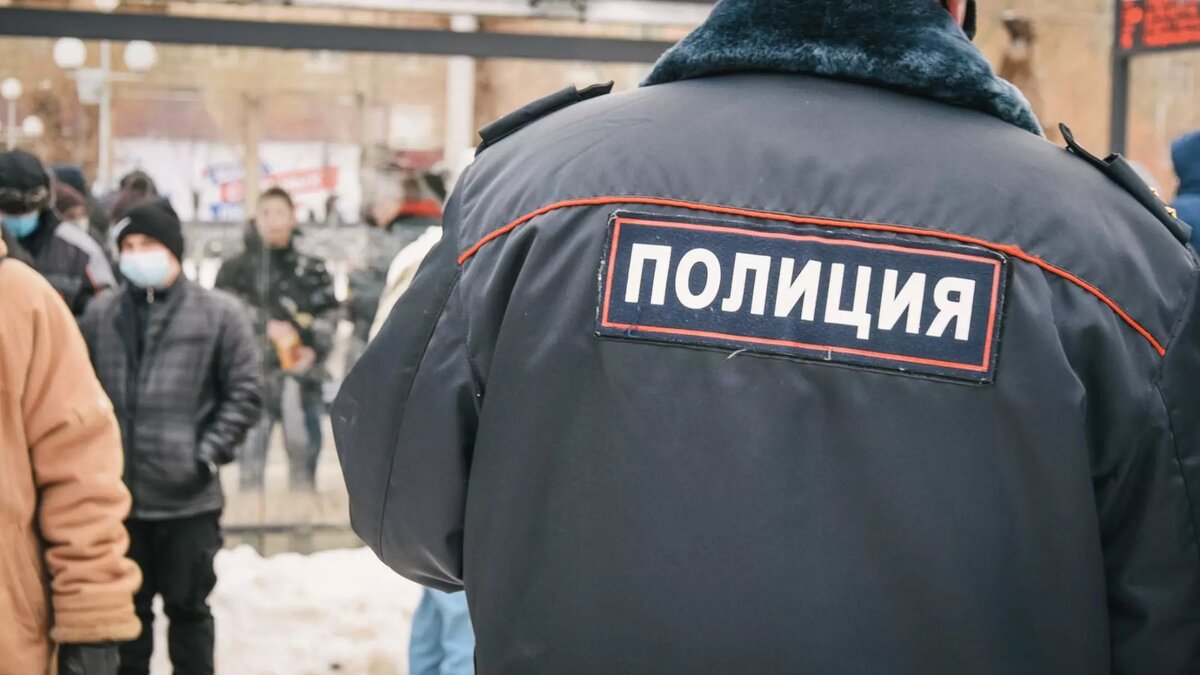     В ТЦ «Колумб» в Тюмени заметили полицейских с собаками. Местные жители оказались крайне встревожены увиденным.