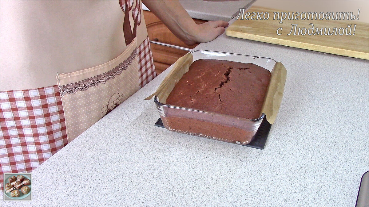 шоколадный кекс. шоколадная колбаса. шоколадный торт без выпеч. брауни с шоколадом. бисквит брауни.