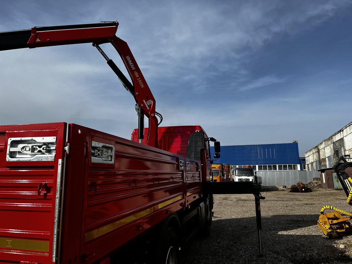 Бортовой автомобиль с КМУ (Бортовой автомобиль на шасси МАЗ-534026 с КМУ ИНМАН ИМ 150N)