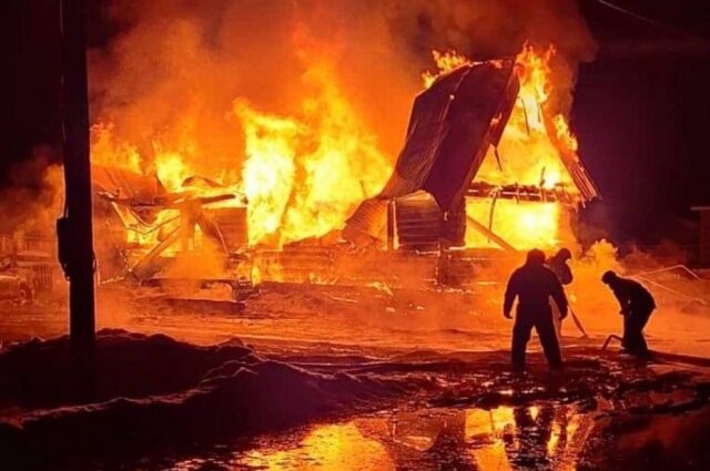    Пламя в считаные минуты охватило весь дом. Фото: МЧС Башкирии