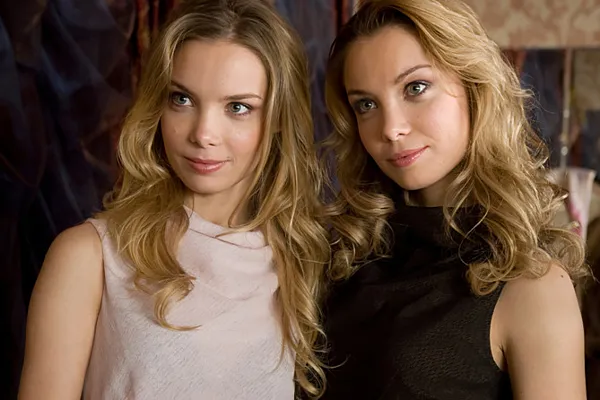 статусы про брата и сестру. рисунок сестра и братишка. рассказ о своей семье. старший брат. день сестрички и братишки в детском саду.