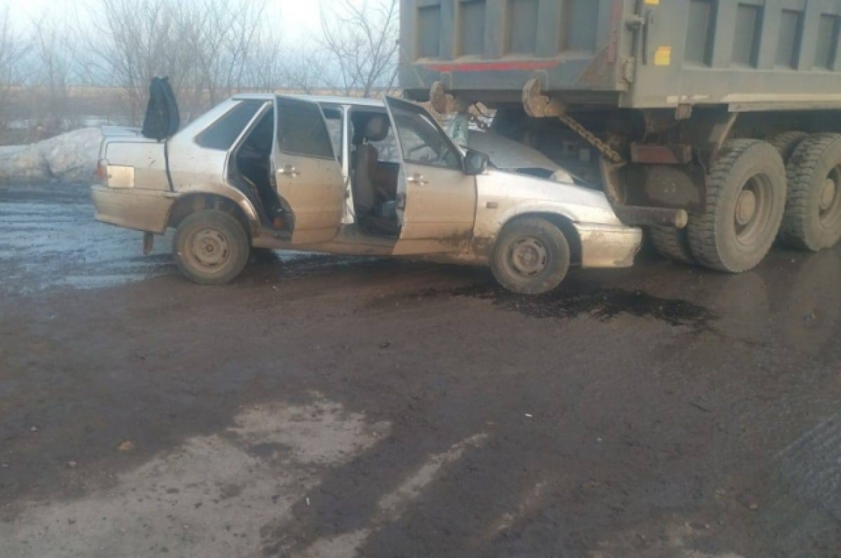    Водитель и пассажир пострадали в ДТП с грузовиком под Воронежем