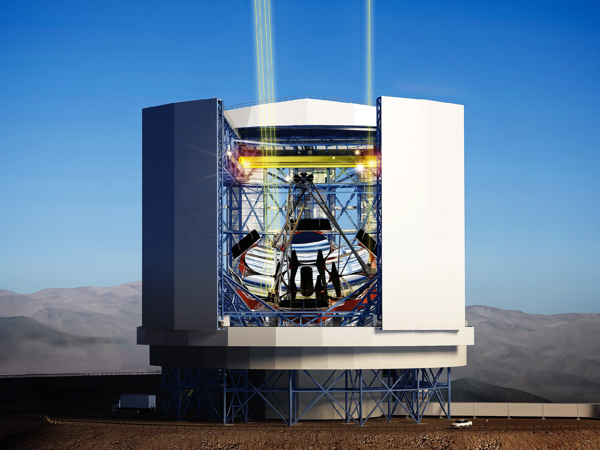Гигантский Магелланов телескоп временно - самый большой оптический телескоп на Земле. Его превосходит чрезвычайно большой телескоп, который должен быть достроен в 2028 году. Источник: https://www.wired.com/story/how-boeing-helped-design-giant-magellan-telescope/