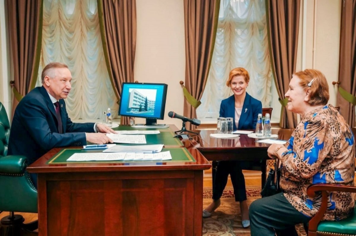    Губернатор Александр Беглов поручил подобрать транспорт, чтобы ветераны могли ездить, куда пожелают, не утомляясь в пути.