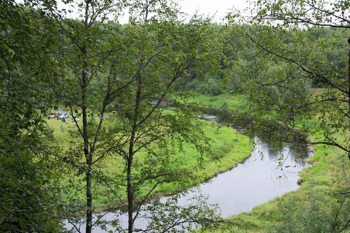 Река с каньонами 8 букв. Каньон реки ящера. Река держа.