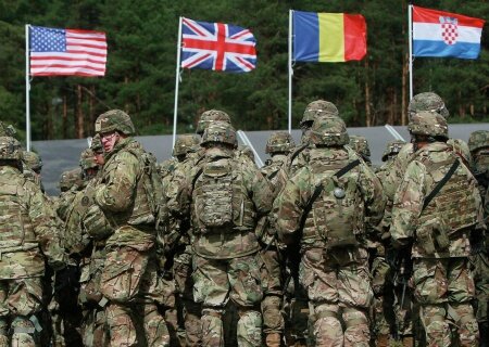    Украина намерена перебросить на фронт 120 тысяч солдат с белорусской границы, заменив их войсками НАТО