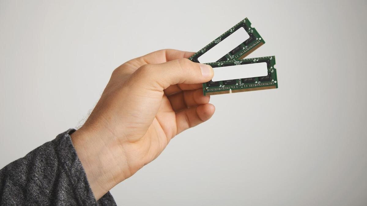    Две планки ОЗУ:Freepik