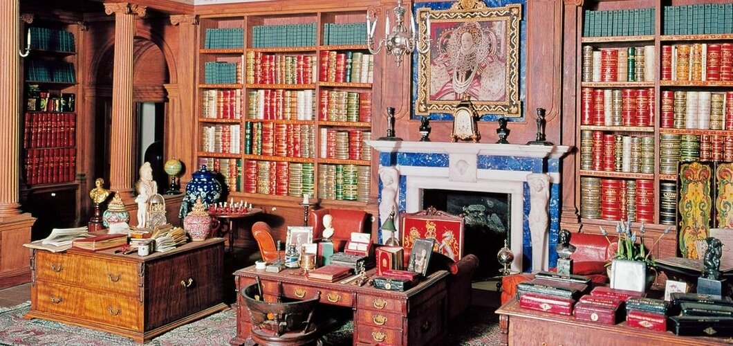 Изображение обложки: Кукольный дом королевы Марии / The Guardian