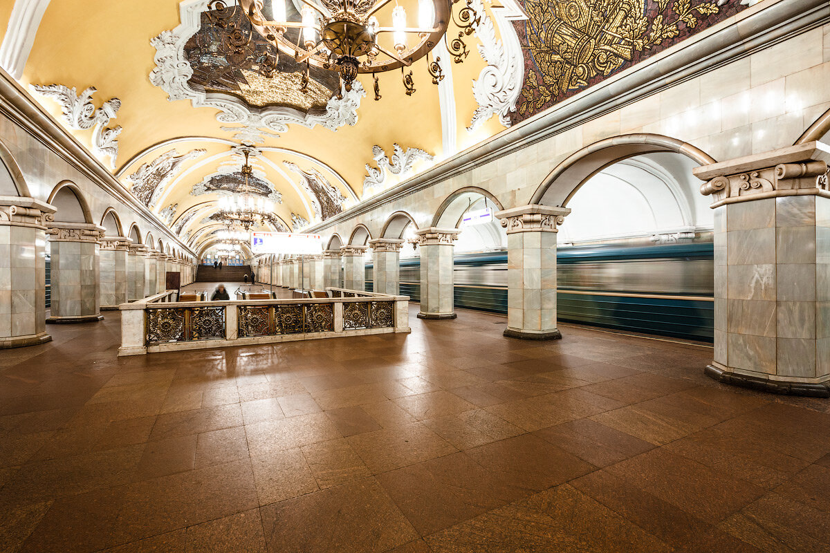 Станция «Комсомольская» Кольцевой линии.