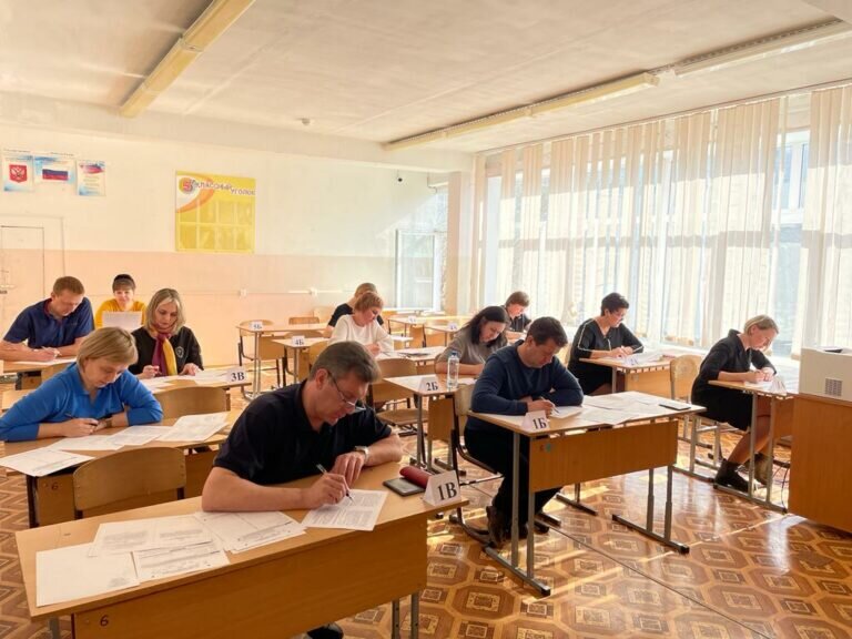    Родители школьников Оренбуржья сдадут ЕГЭ по истории Белов Михаил Александрович