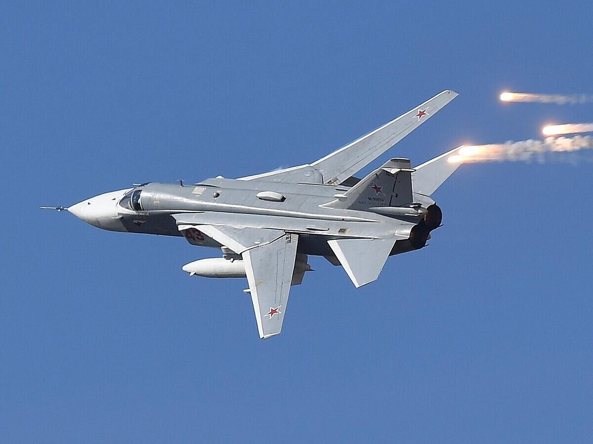   Бомбардировщик Су-24 ВКС России© РИА Новости / Виктор Толочко