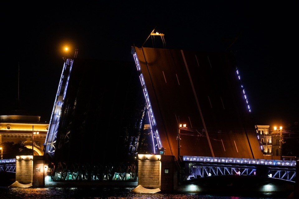 санкт-петербург сейчас 2023 разводной мост. мосты санкт перетрубрг разводной. развод мостов в санкт-петербурге дворцовый мост. троицкий разводной мост в санкт-петербурге. дворцовый мост в питере развод.