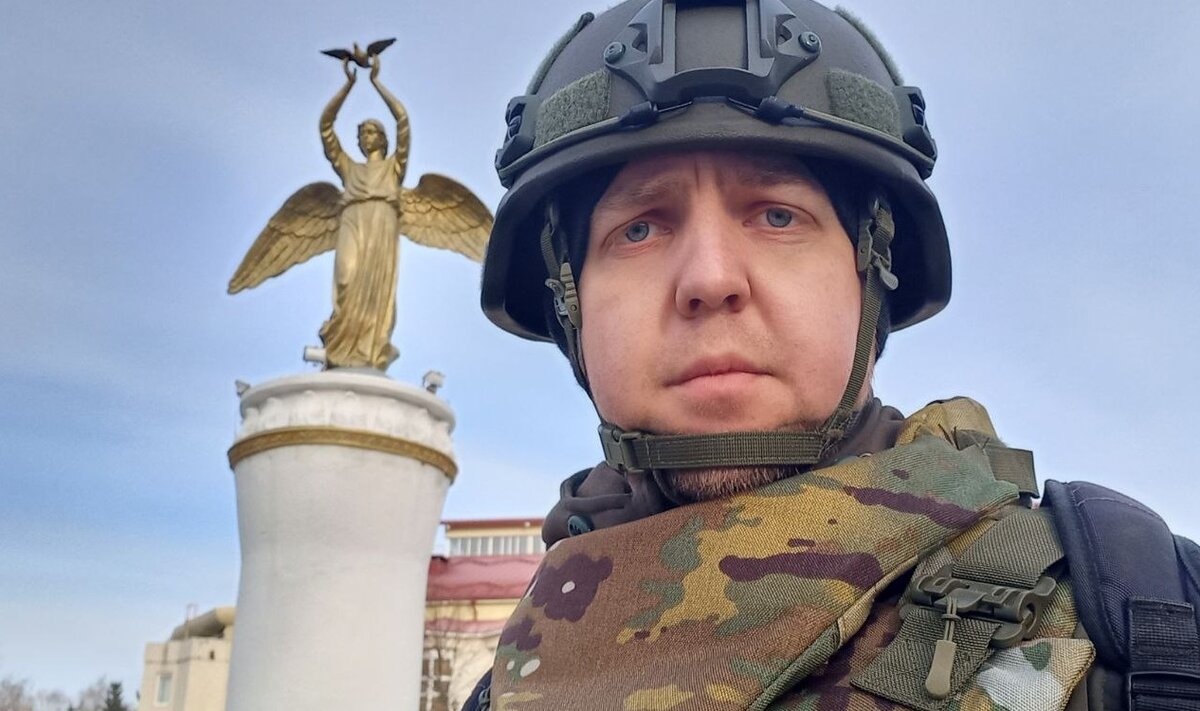 Автор канала у памятника "Добрый ангел мира". Грайворон