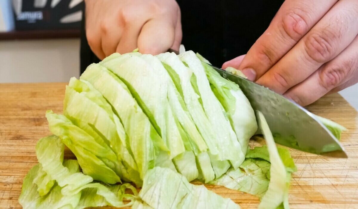 Бацалоним луковые голубцы. Голубцы из пекинской капусты. Кухня голубцы из капусты. Голубцы из капусты. Голубцы классические.