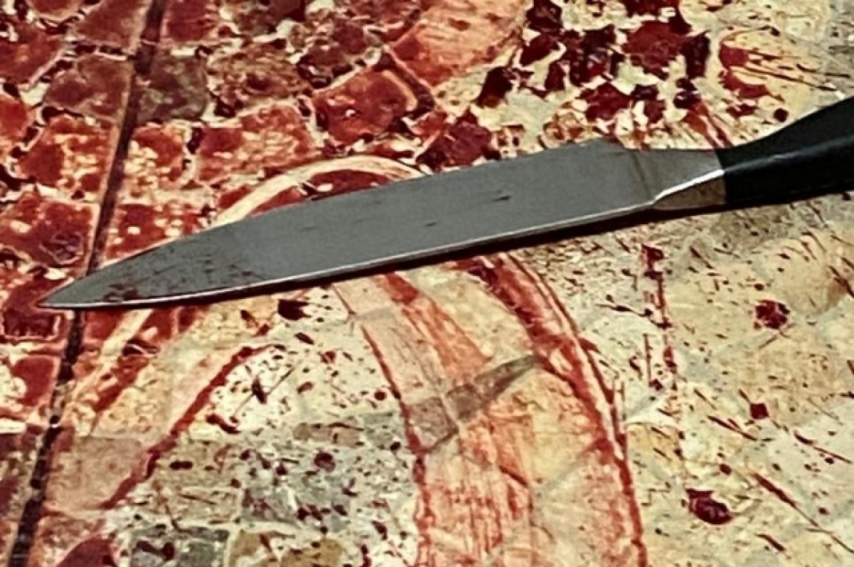    Бывший муж среди бела дня забил ножом жену на улице в Улан-Удэ