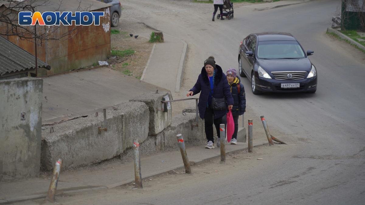 Соседские войны по-краснодарски: жители Гидростроя отгородились от соседей  бетонным забором | Блокнот Краснодар | Дзен