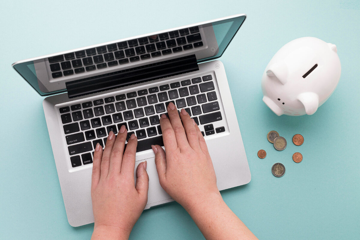 <a href="https://ru.freepik.com/free-photo/top-view-finance-elements-with-white-piggy-bank_11433067.htm#fromView=search&page=1&position=1&uuid=89715ed0-e674-40c0-9bff-34626676f7a2">Изображение от freepik</a>