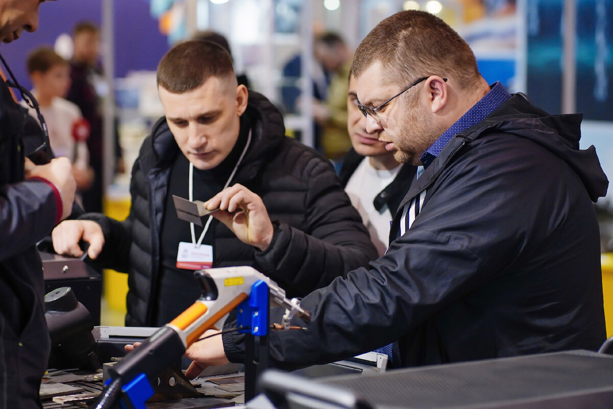 Состоялось торжественное открытие Международной промышленной выставки «МашЭкспо Сибирь - 2024», которая проходит в эти дни, с 26 по 29 марта, в МВК «Новосибирск Зкспоцентр».-2