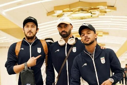 Сердар Азмун (слева) в Ашхабаде. Фото с тг-канала "Туркменистан.Новости футбола"