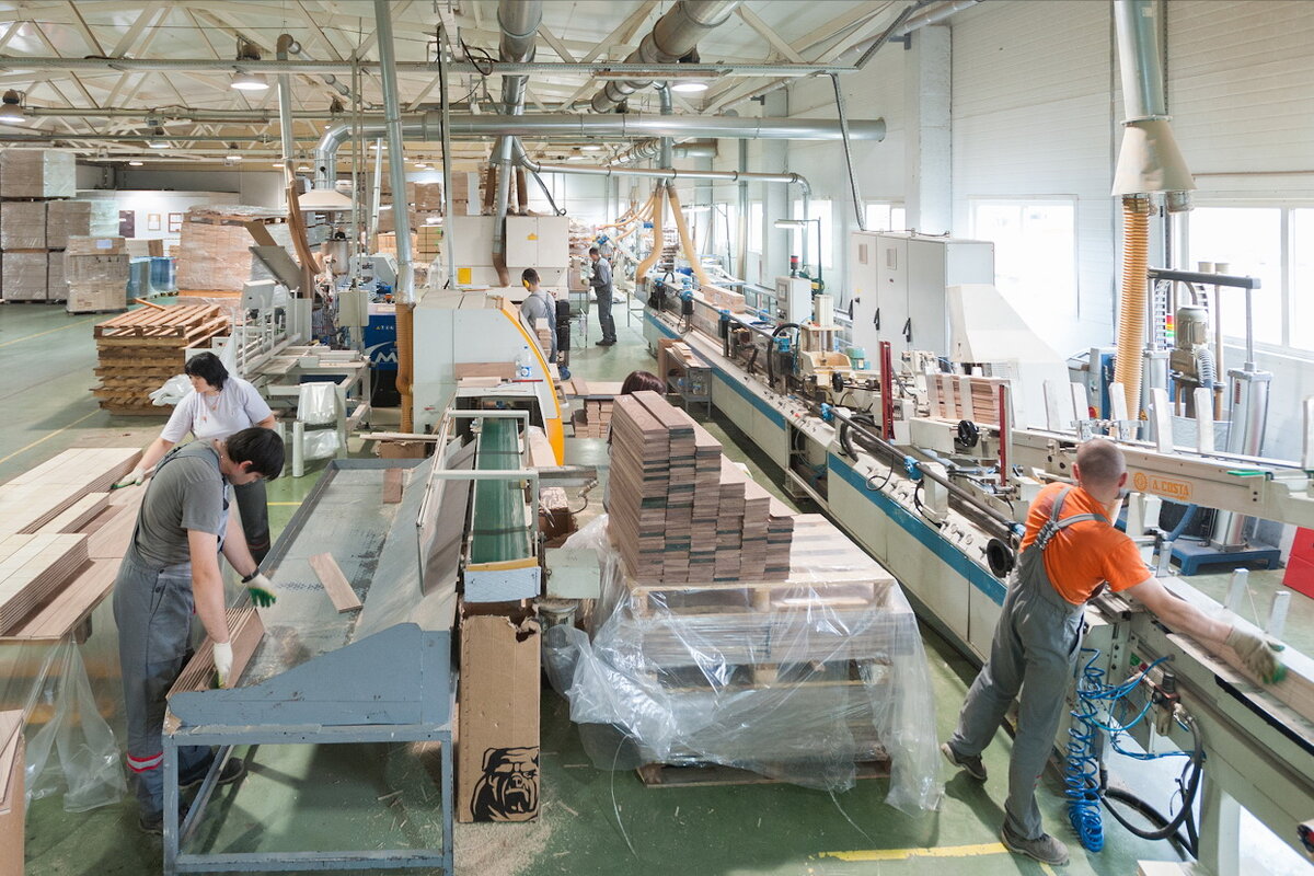 волхов нефтеперерабатывающий завод. площадь завода автоваз в тольятти. завод автоваз г тольятти с высоты птичьего полета. ангар завода «боинг эверетт. чкаловский завод суперджет 100.