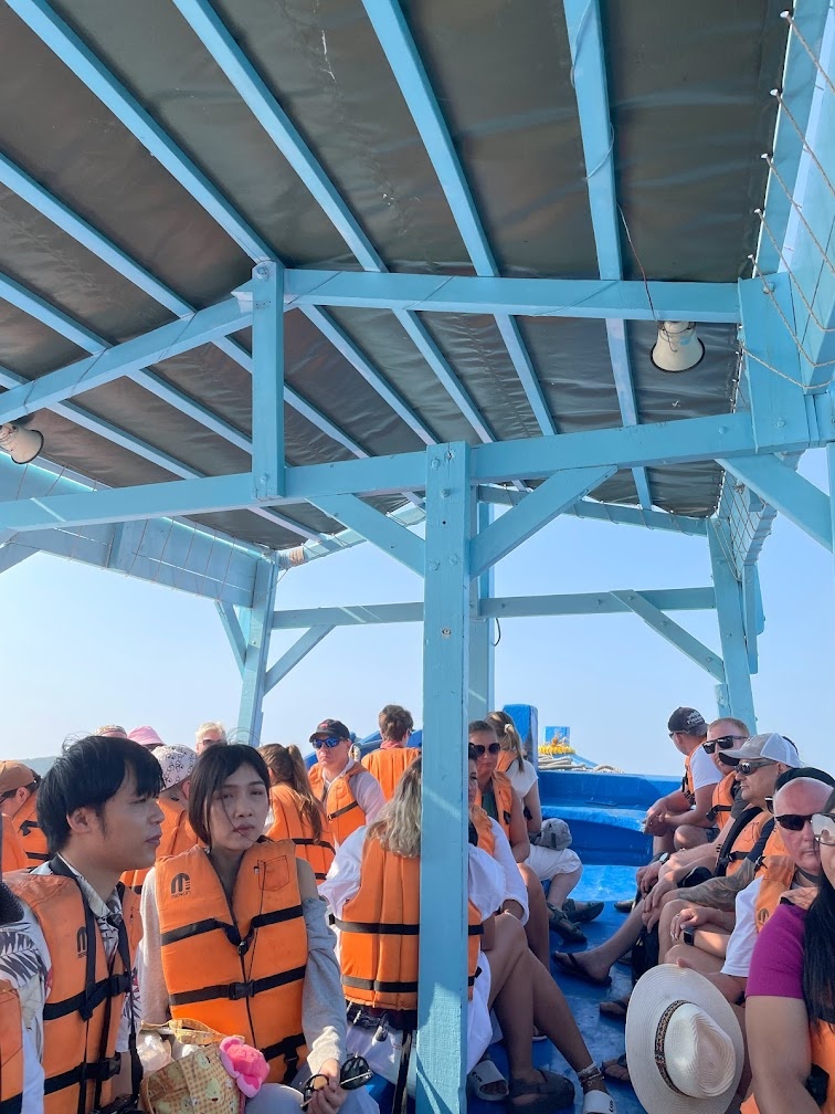 Так мы плыли