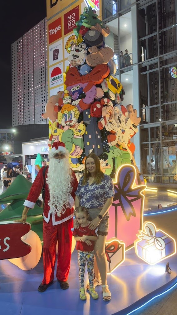 Бангкок, нашли Санту