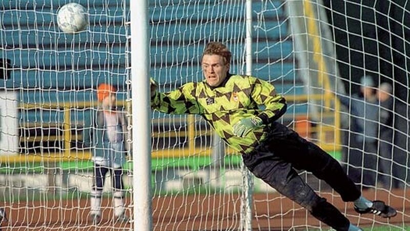 Михаил Еремин в воротах столичных армейцев