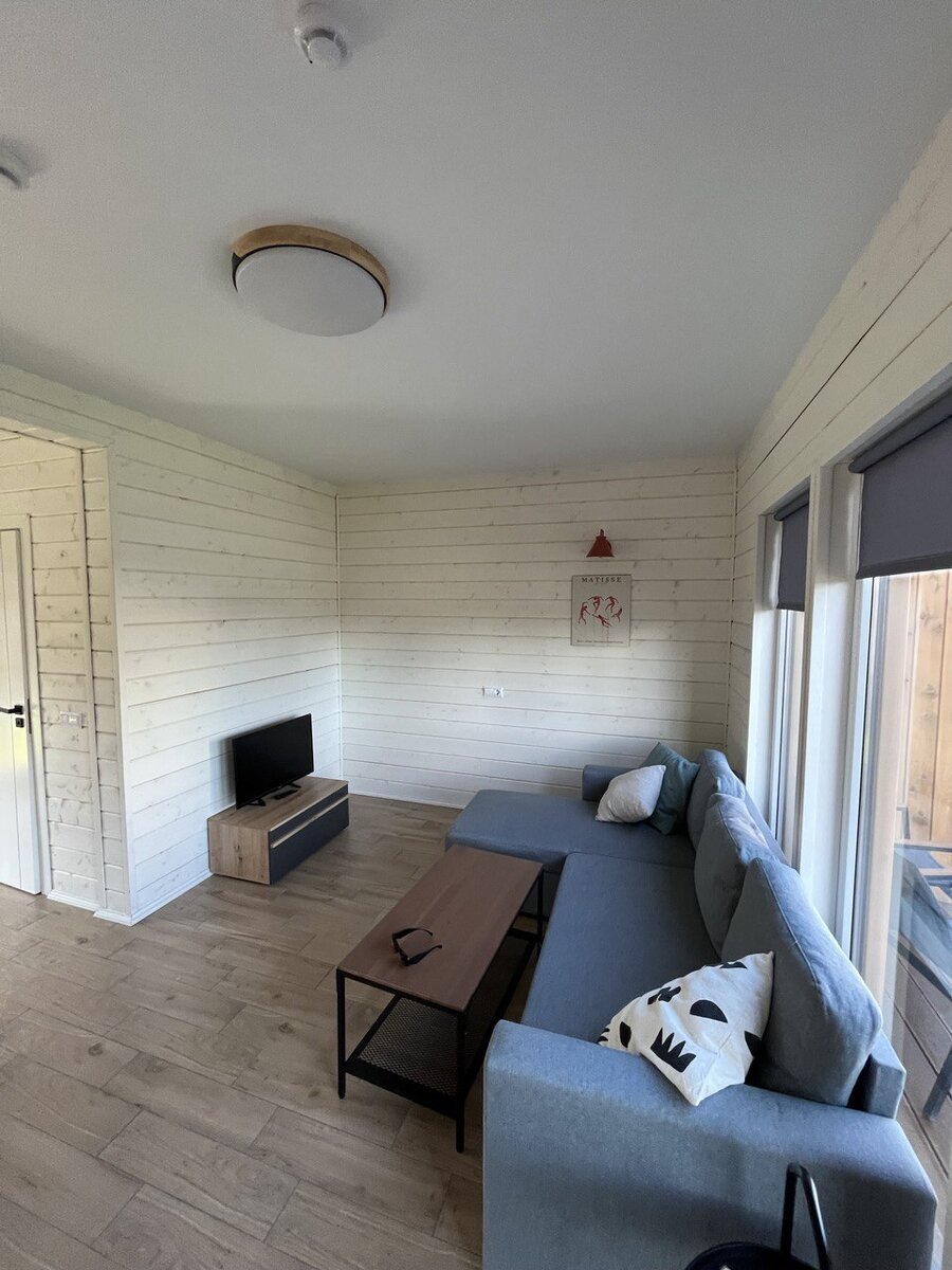 Дача 39 (The Dacha 39), внутри домика, комната на 1м этаже