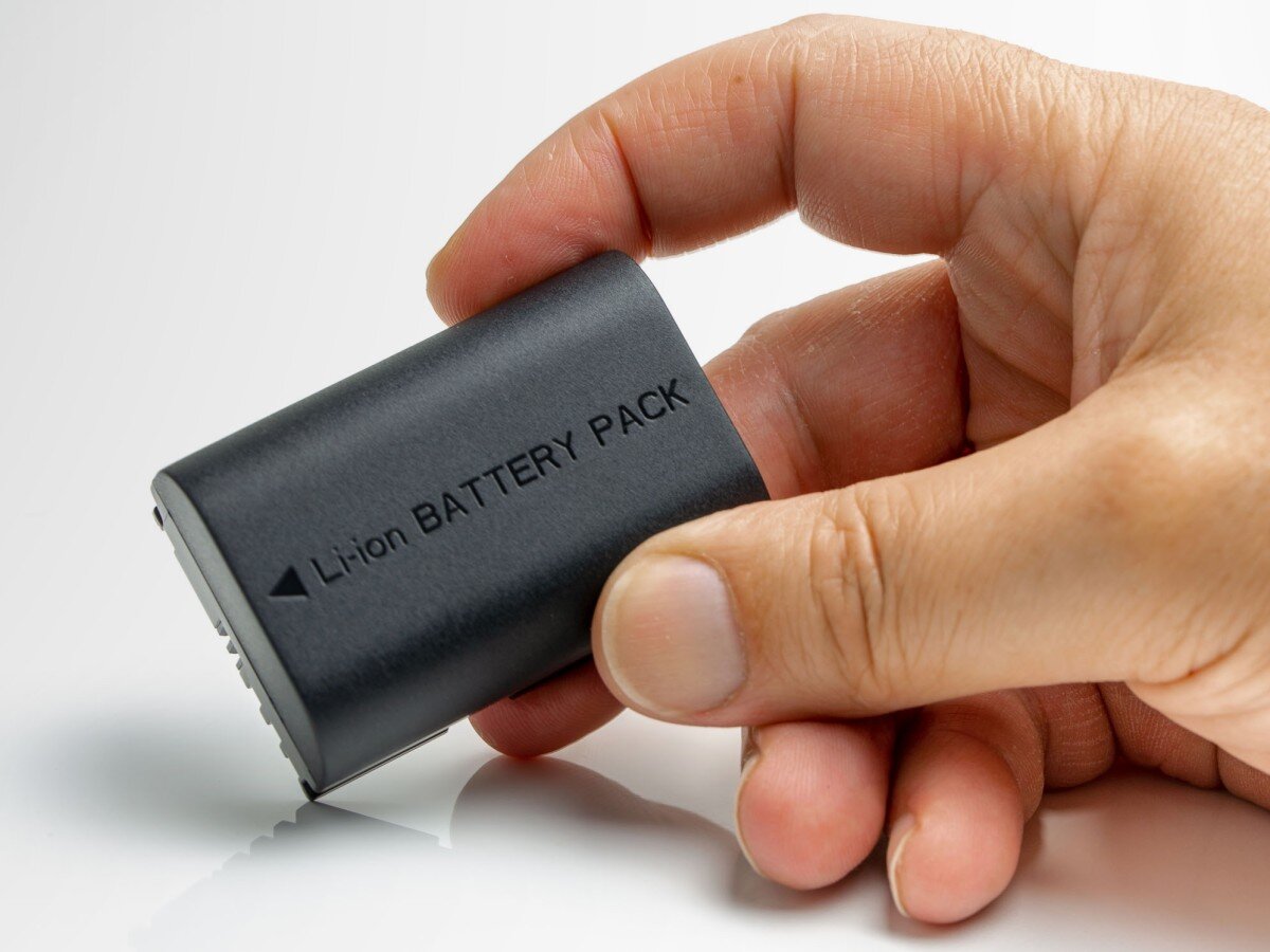    Apple запатентовала сменные АКБ для смартфонов, ПК и других гаджетов