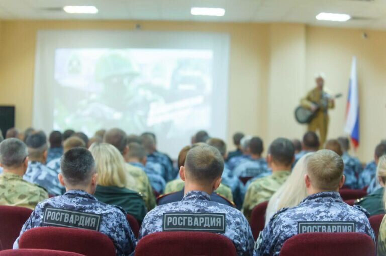    Денис Паслер поздравил личный состав Росгвардии Оренбуржья с праздником Андрей Севостьянов