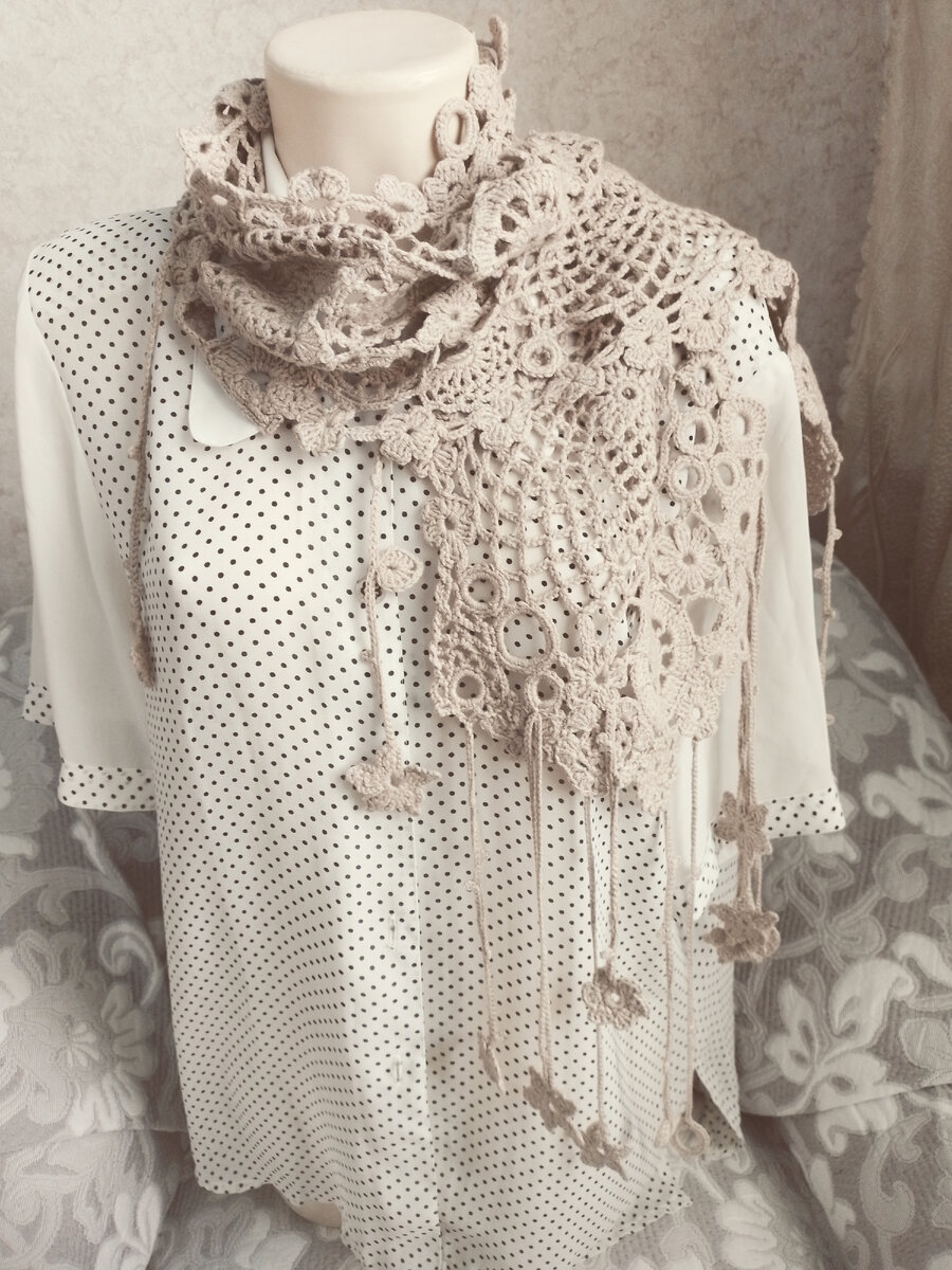 Шарф Очарование - бежевый. Авторская работа Ольга Мункина