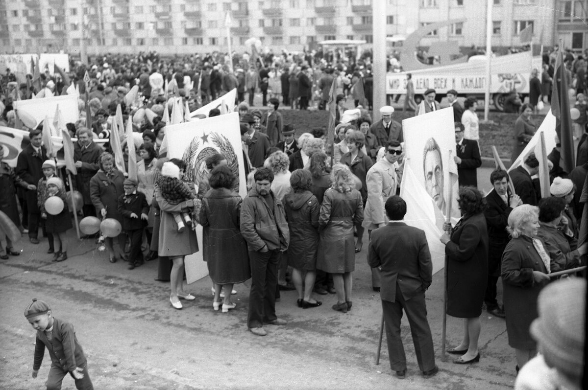 Первомайская демонстрация 1974 года (фоторепортаж). | Музей КАМАЗа | Дзен