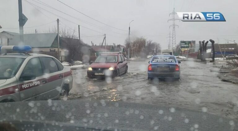    В Оренбурге за ночь подтопило 50 частных и 15 многоквартирных домов Андрей Севостьянов