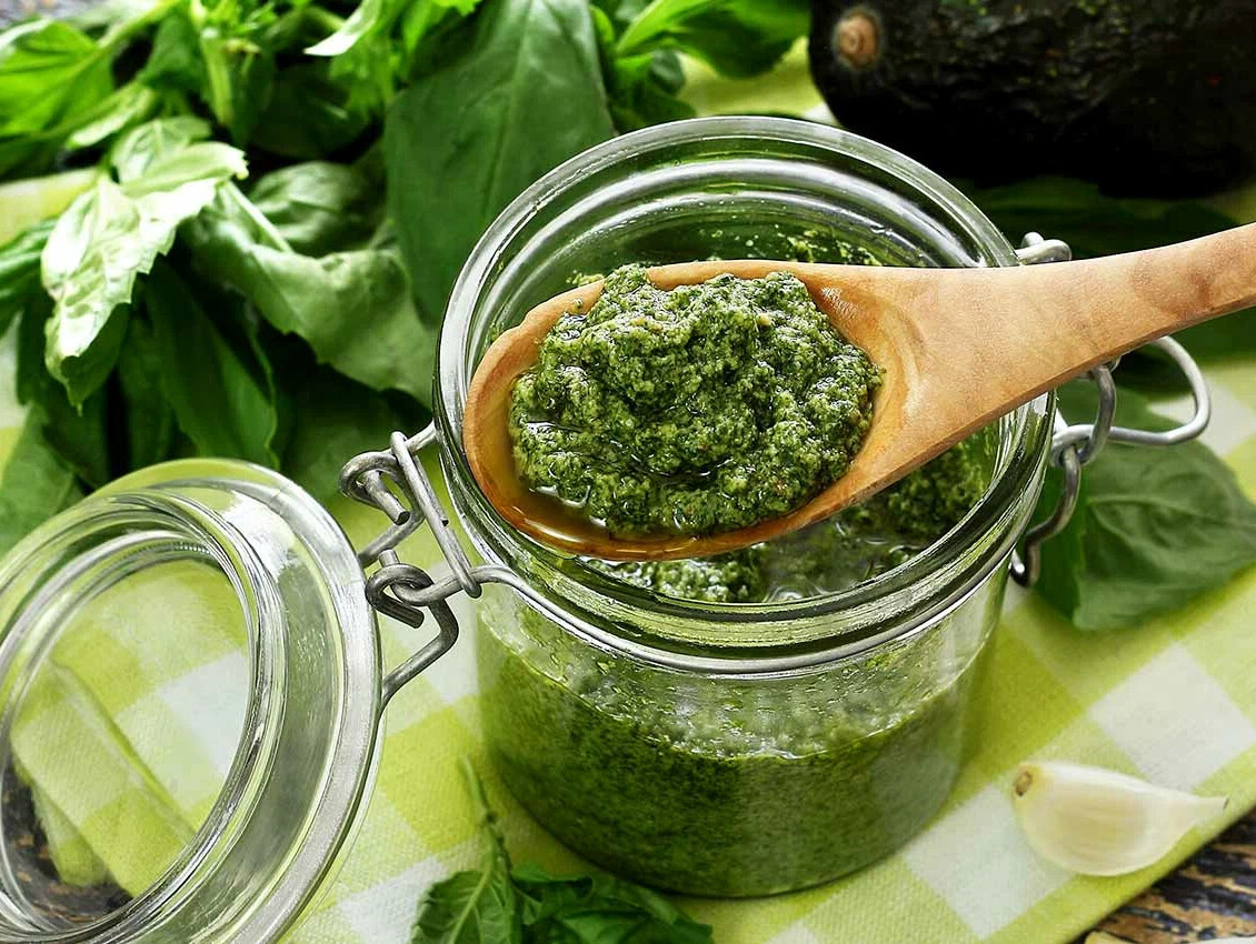 Крапива квашеная -бесплатно и полезно.https://zdorovogotovim.ru/foto/sous-iz-bazilika-i-chesnoka-k-myasu-97-foto.html