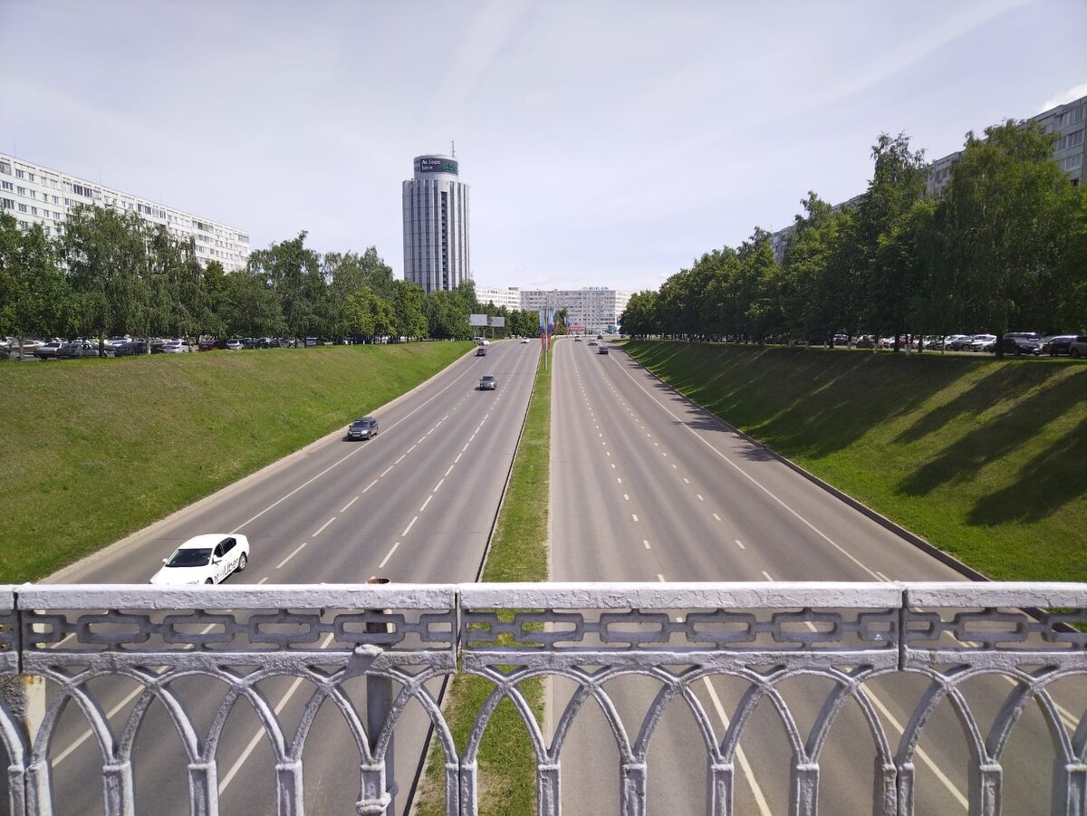 Фото автора. 2022 год. Проспект Хасана Туфана. 