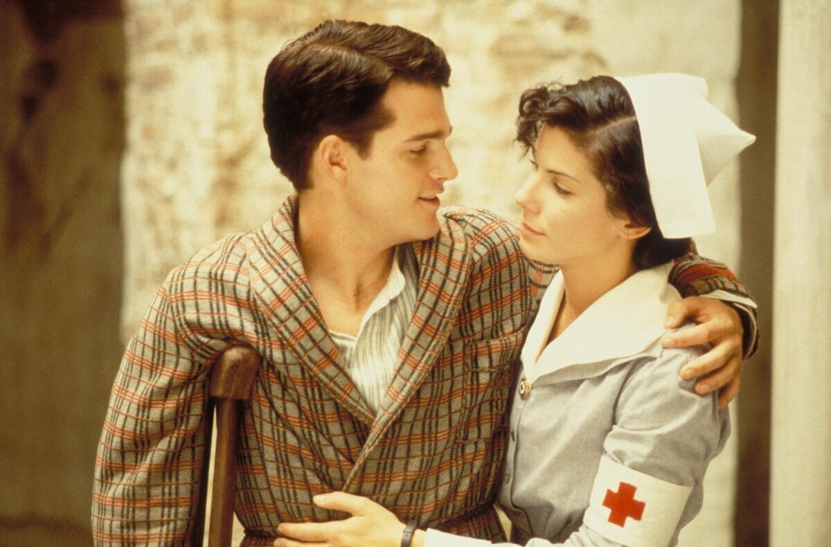 Крис О'доннелл и Сандра Буллок. Кадр из К/Ф "В любви как на войне