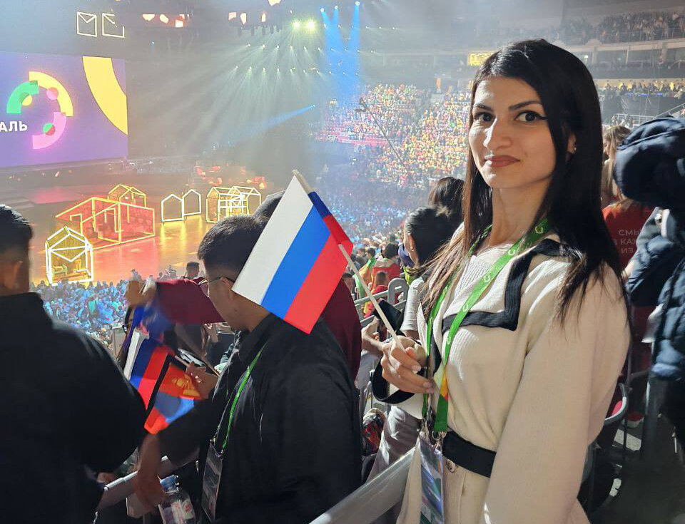 Аделина Манрикян на церемонии открытия Всемирного фестиваля молодёжи