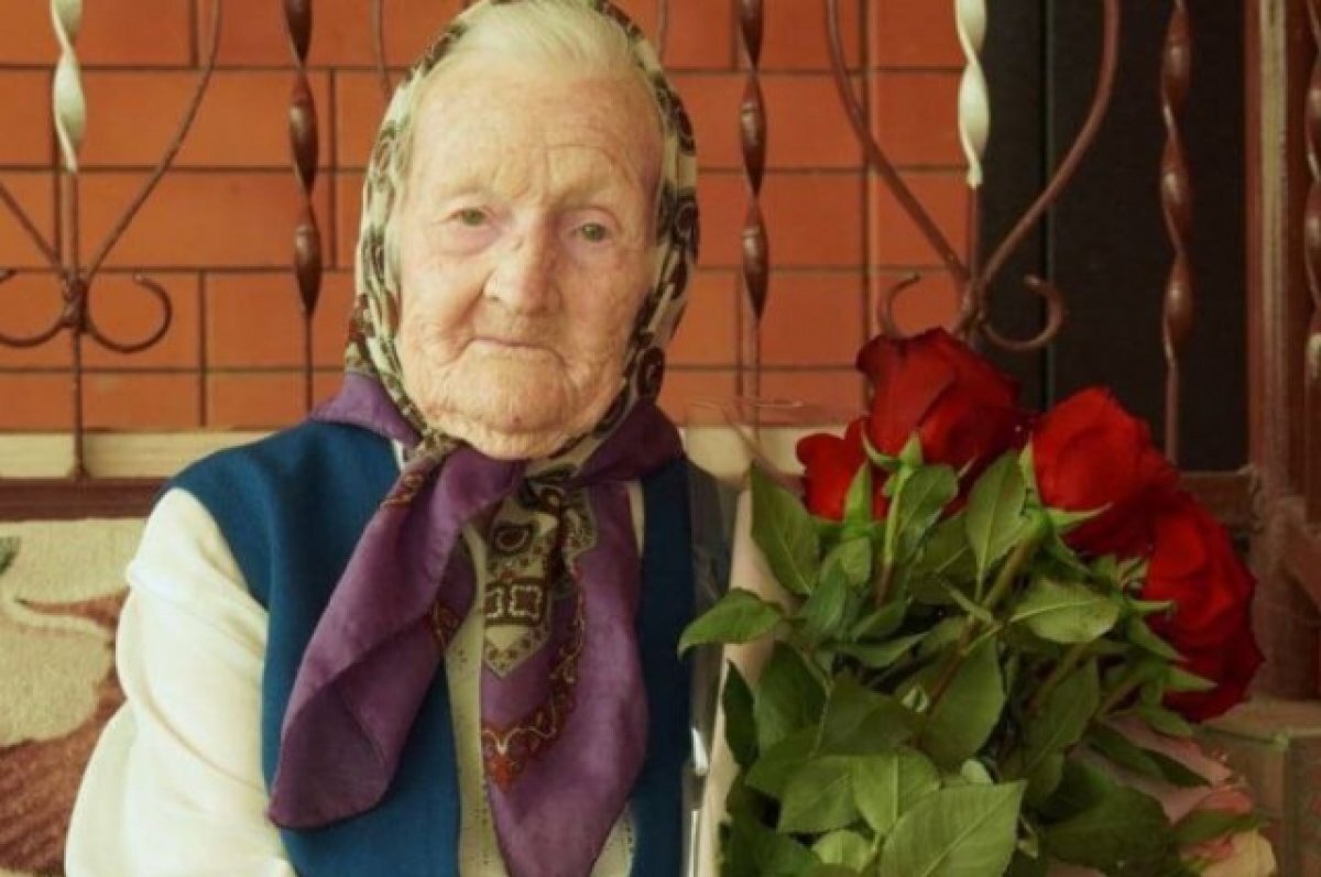    Глава Кубани поздравил с вековым юбилеем участницу ВОВ Александру Крылову