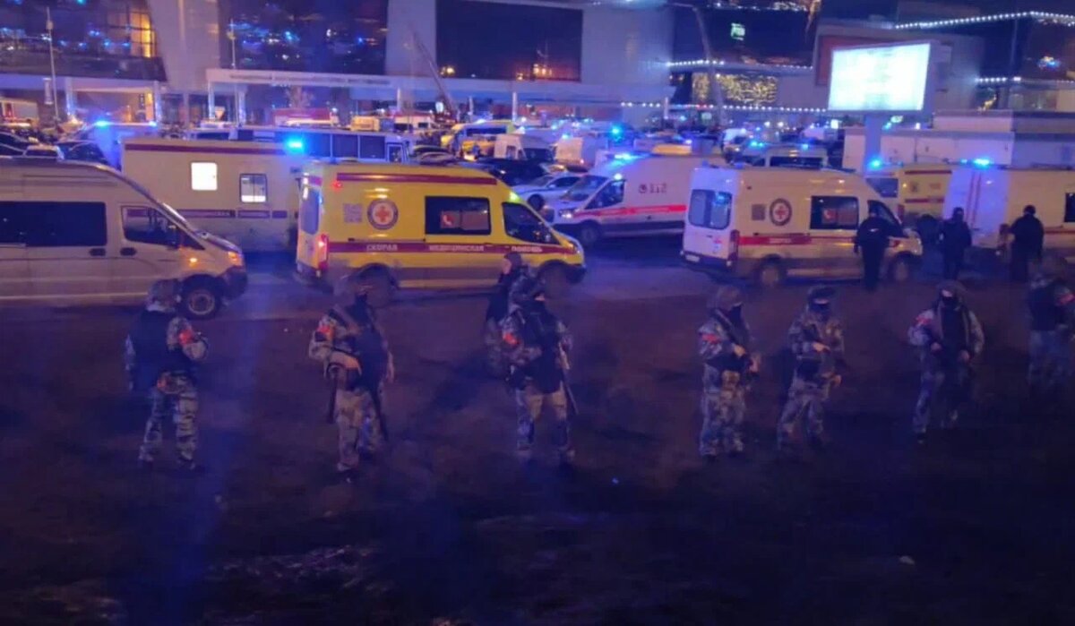 чёрная пятница драка. черный вынести. чёрная пятница в сша давка. черный вынести. вынос мусора.