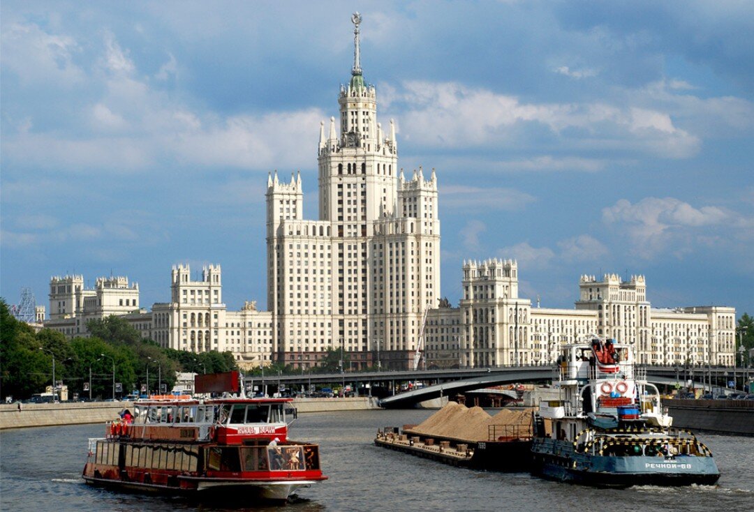 Высотка на Котельнической набережной Москва-реки, из интернета.