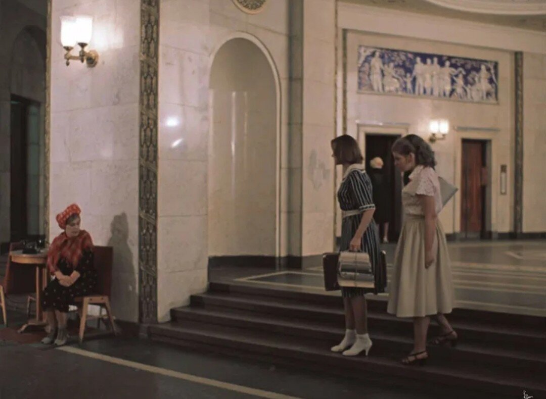 Кадры из фильма "Москва слезам не верит", из интернета.