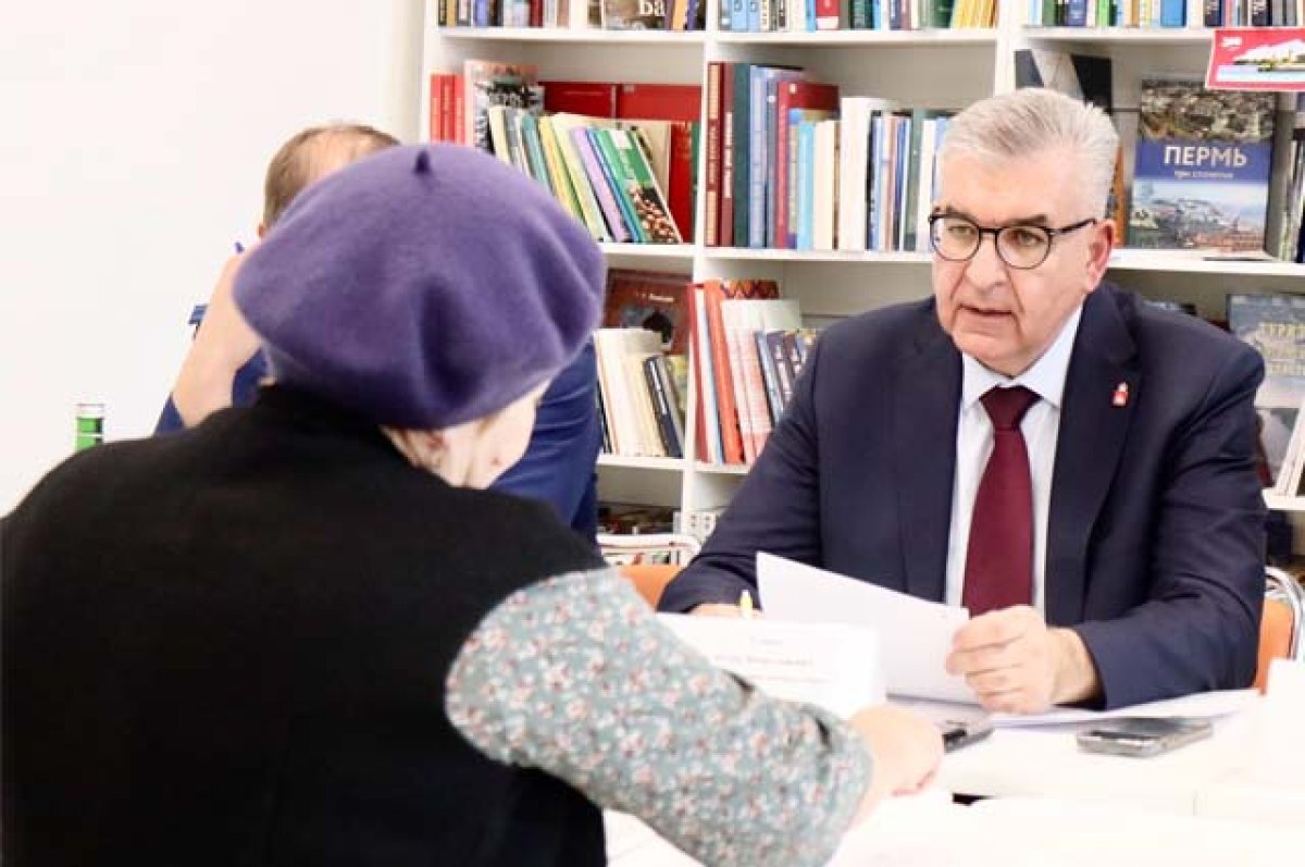    Больше шести тысяч обращений поступило омбудсмену за год.