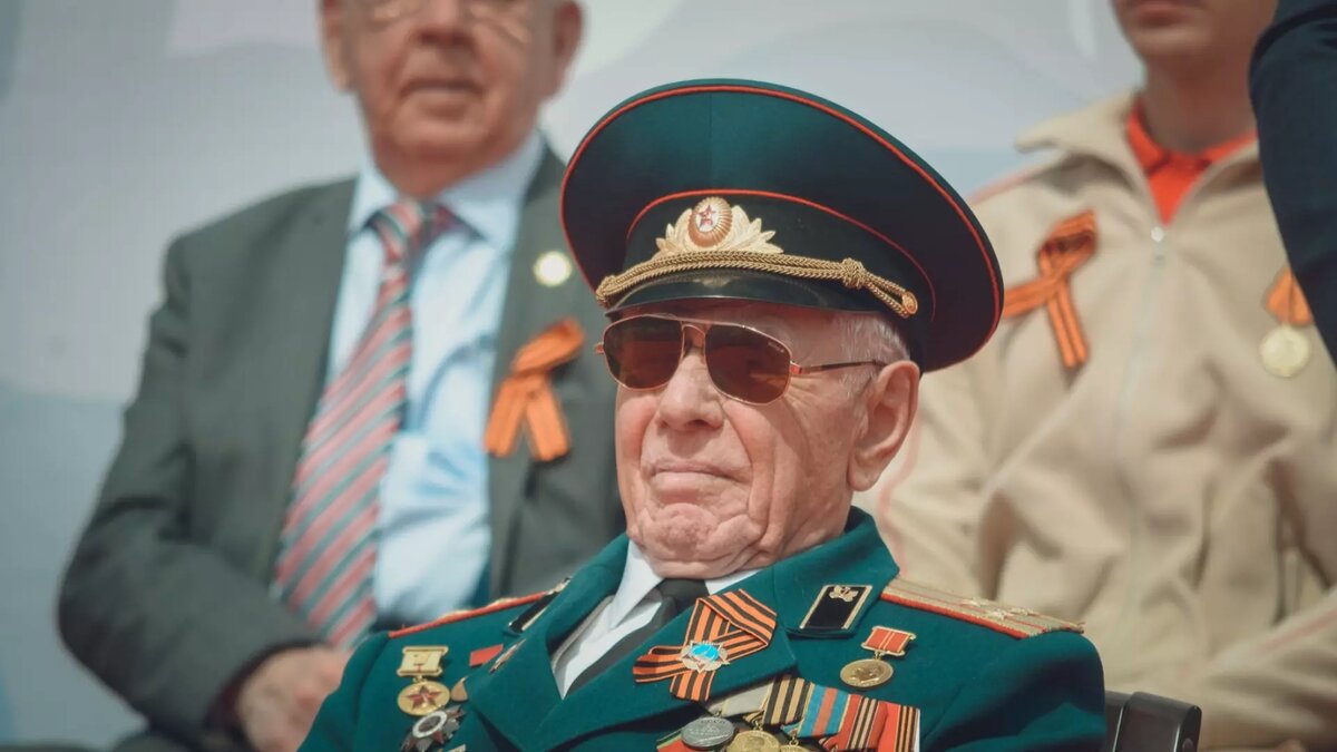     В среду, 27 марта, вступило в силу решение российского правительства о выдаче ветеранам боевых действий электронных удостоверений. Близким родственникам погибших воинов также будут выдавать подобные документы. Об этом сообщил в своем официальном телеграмм-канале депутат Госдумы РФ Олег Гарин.