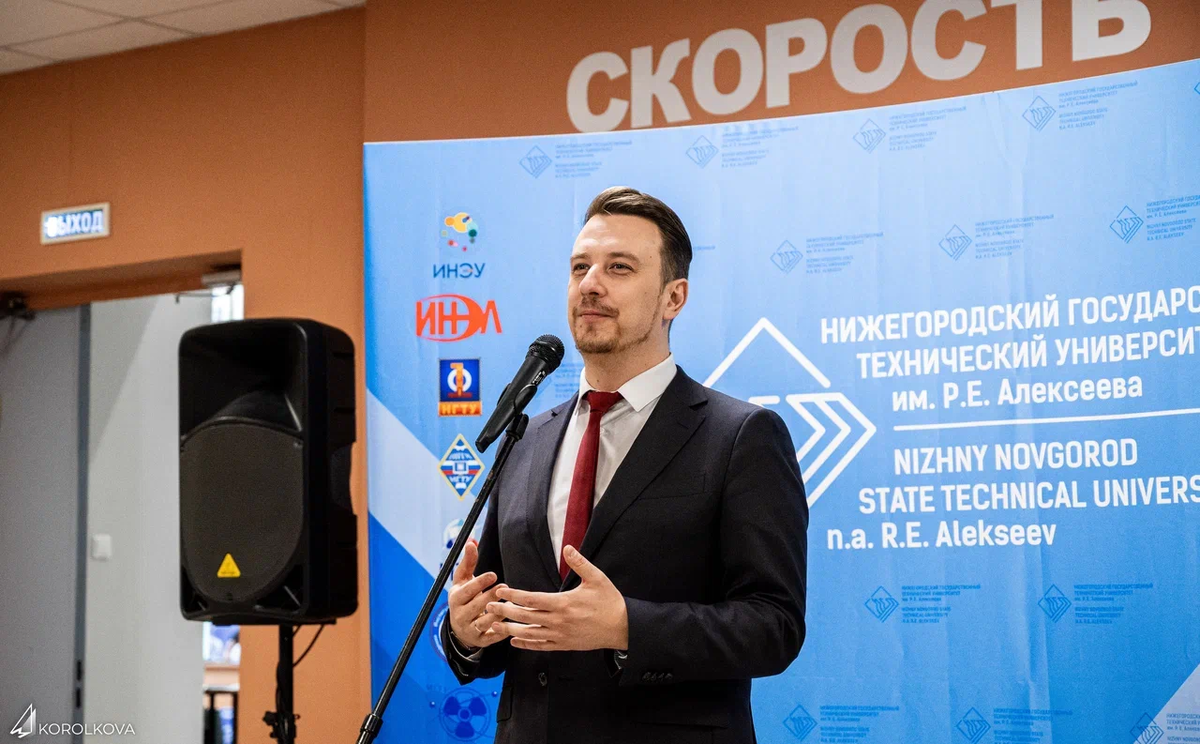 «Общение с работодателем и профильными ведомствами – неотъемлемая часть подготовки современных студентов. Марафон позволит самым активным участникам не только получить информацию по востребованным вакансиям от представителей ИТ-компаний, но и завести полезные контакты. Всегда отмечаю, что на подобных мероприятиях важно больше общаться. Для ИТ-компаний и для нас, представителей региональной Минцифры – это возможность присмотреться к молодым кадрам», - сказал Виталий Климашев директор ГАУ Нижегородской области «Центр координации проектов цифровой экономики».